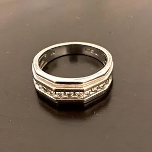 Men’s wedding band